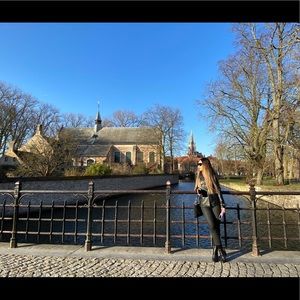 Meet your Posher, Ella